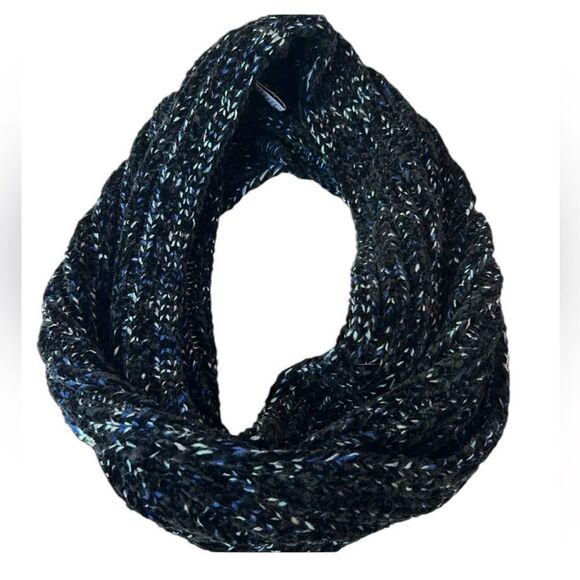 Nordstrom’s black blue and white Infiniti Short scarf - Picture 1 of 8